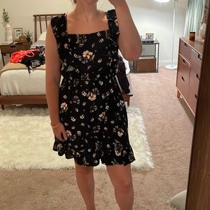 Yellow floral ruffle dress🖤💛